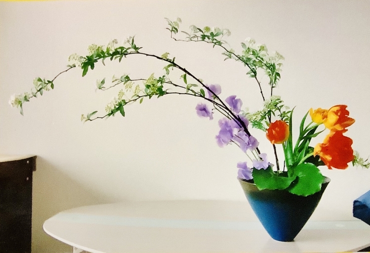 生け花教室 〜初心者からOk! プチ生け花から本格的な作品まで