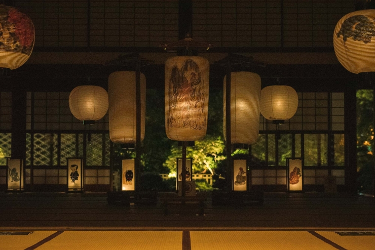 奇怪夜行