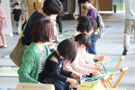 ボランティアイベント「綿の摘み取り・手織り体験」