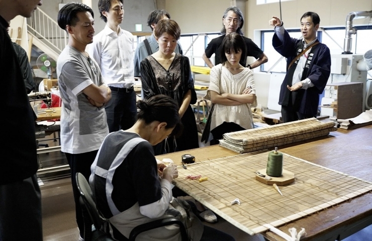 古代から続く “竹とすだれ” の系譜を紐解く。県知事指定の民工芸品「八女すだれ」にも出会える室礼の空間
