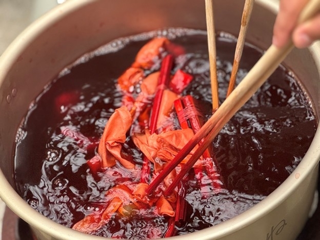 日の丸を初めて染めた!?筑前茜染PRイベント